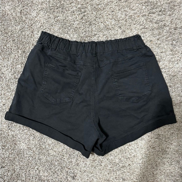 City Chic Jean Shorts - Picture 2 of 3